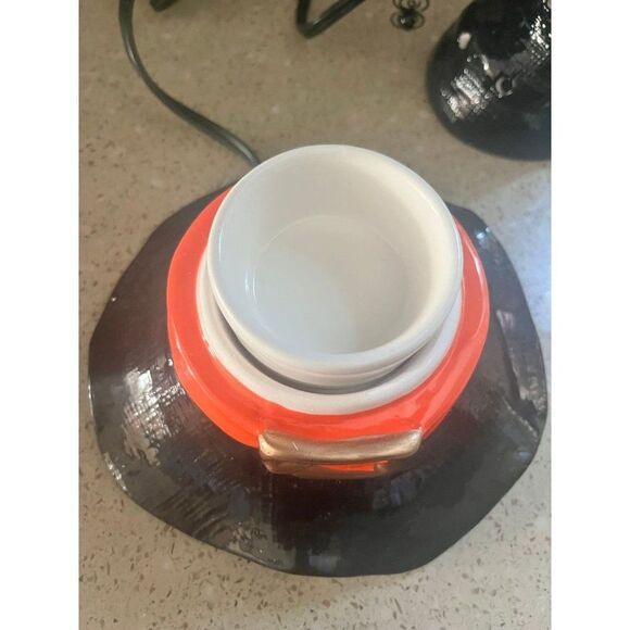 Scentsy Wax Warmer Salem Halloween - Picture 4 of 6